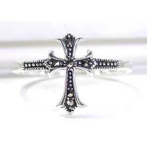 925 STERLING SILVER Dainty Medieval Cross Marcasite Ring